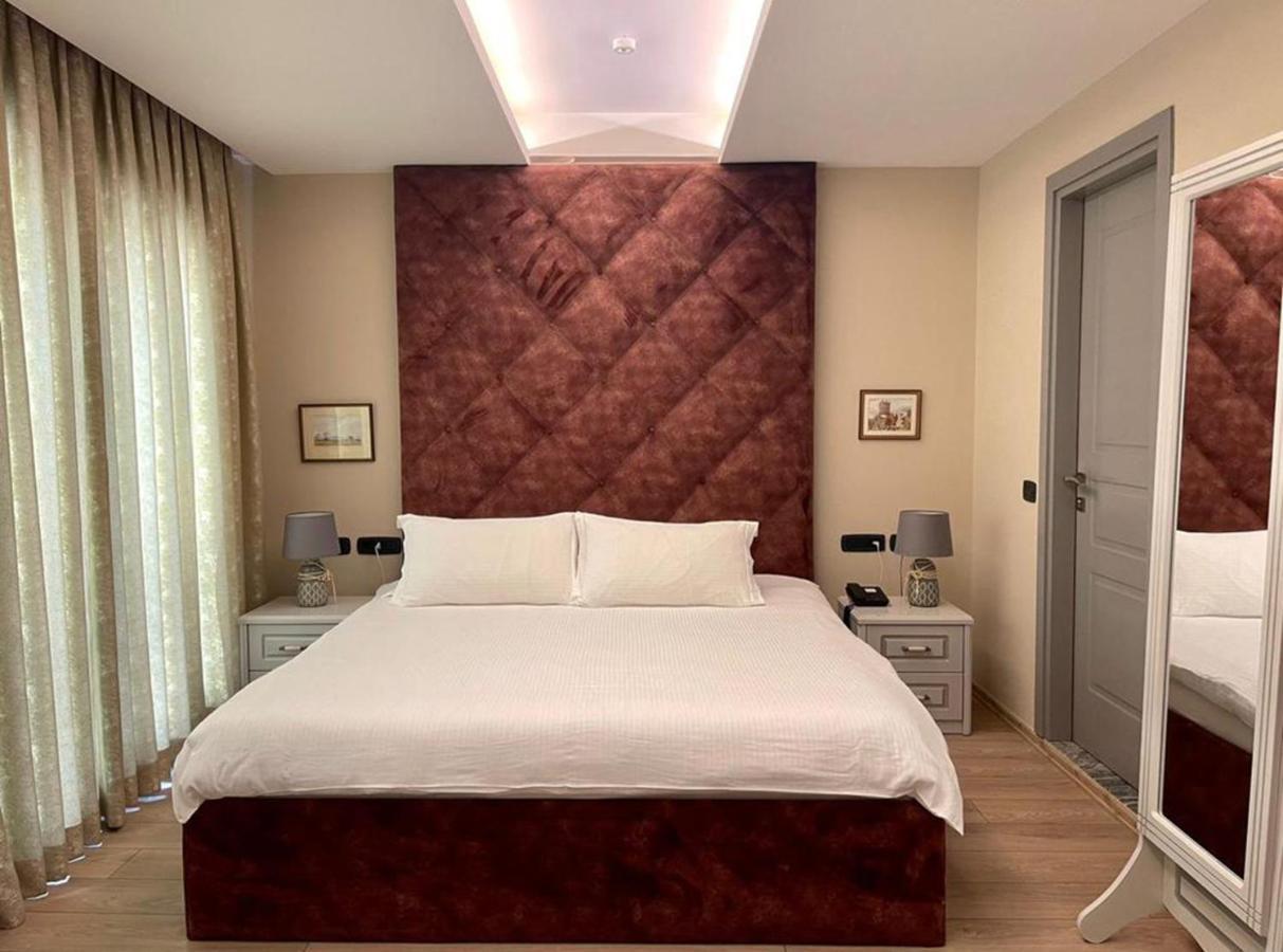 Vila Shard Boutique Hotel Тирана Екстериор снимка