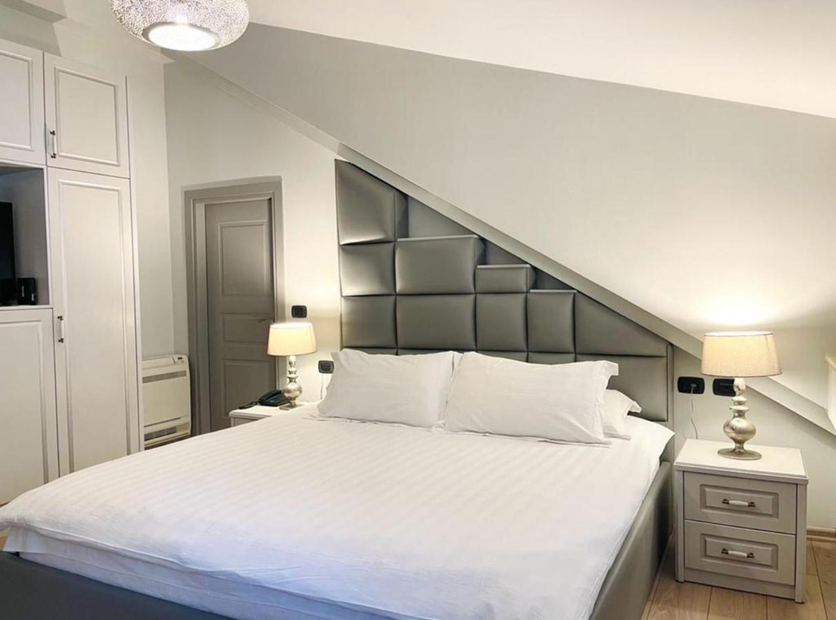 Vila Shard Boutique Hotel Тирана Екстериор снимка